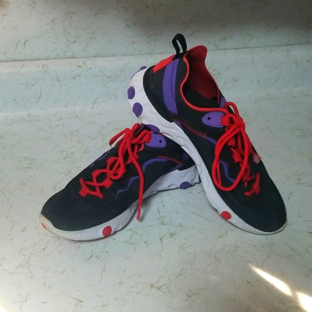 Nike React